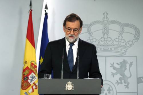 Rajoy pressa Puigdemont: "Conferma la secessione?"