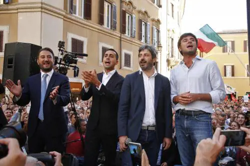 Il M5S critica l'odiato Jobs Act ​ma lo usa e licenzia dipendenti
