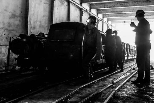Sudafrica, 1800 operai intrappolati in una miniera di platino