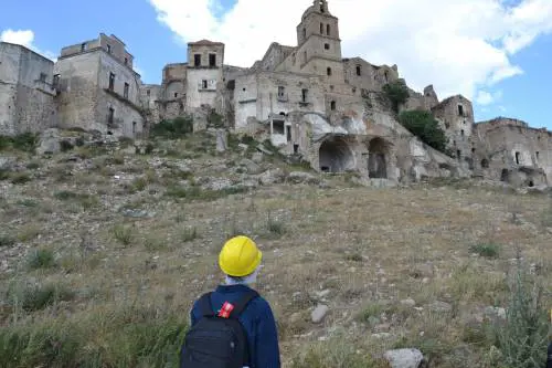 Viaggio a Craco, la città invisibile