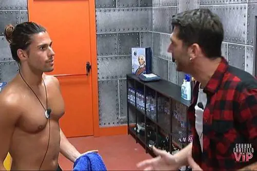 Gf Vip, Jeremias litiga con Luca: "Se non ci conoscevamo, ti avrei tirato due schiaffi"