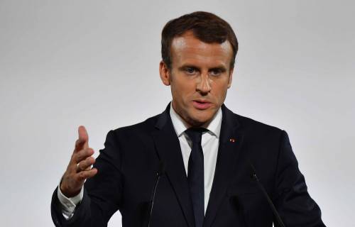  Emmanuel Macron: "Espulsi subito i migranti irregolari"