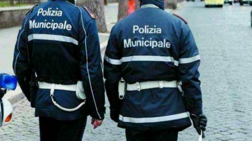 Salerno: insulti social ai vigili, gli agenti vanno in Procura