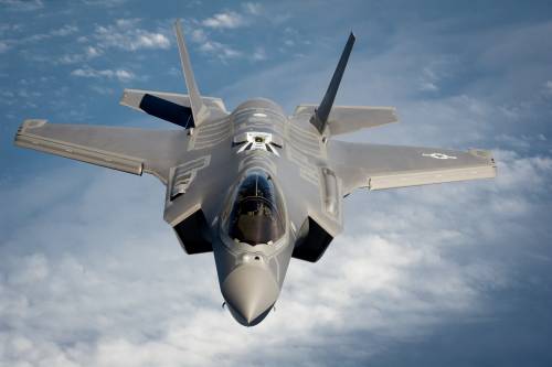 Rivoluzione nell'aviazione Usa: il Pentagono dice addio agli F35