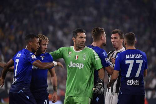 Juventus, Buffon rimprovera Immobile: "Ciro, ti sei buttato un'altra volta"