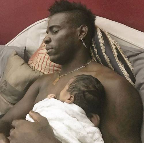 Balotelli presenta Lion: la foto su Instagram