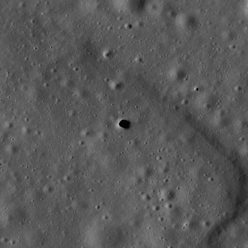 Scoperta un'enorme grotta sulla Luna: possibile rifugio per l'uomo
