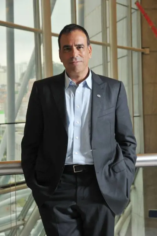 Tim diventa pay tv, ma i fondi votano no