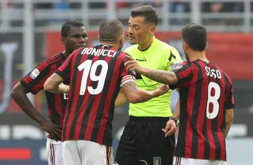 Il Milan non scaccia la crisi: espulso Bonucci con il Var