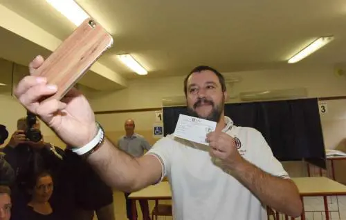 Ma quante gambe ha Salvini?