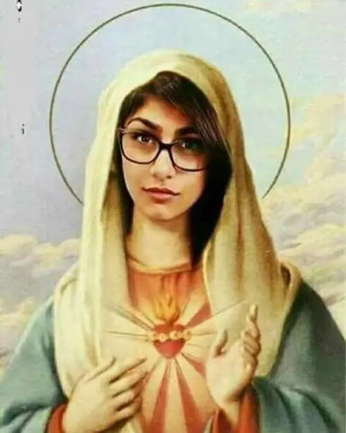 Ex pornostar Mia Khalifa scatena critiche "vestita" da Madonna