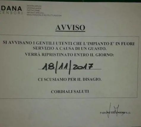 Ascensore fermo per  tutto il mese Nel condominio prigionieri in casa