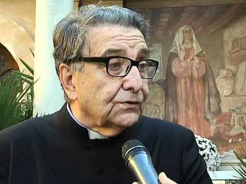 Don Gino Oliosi in un fotogramma di YouTube