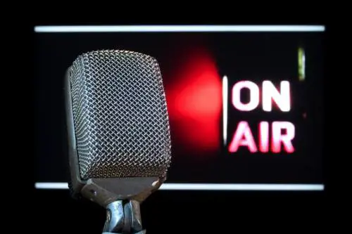Exhibitionist "on air": si parla di radio con Claudio Astorri