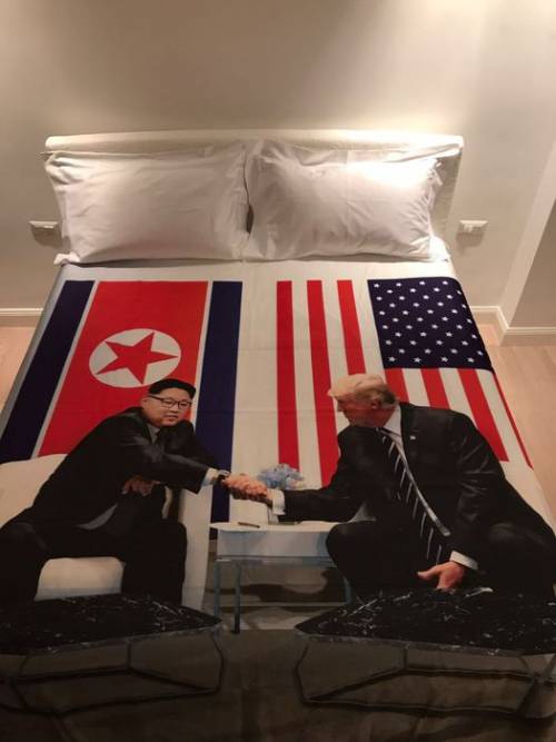 Copripiumino di pace tra Trump e Kim Jong-un