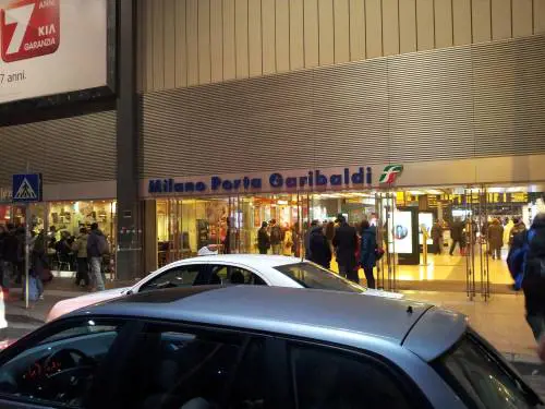 Basta caos, parte il restyling davanti alla stazione Garibaldi