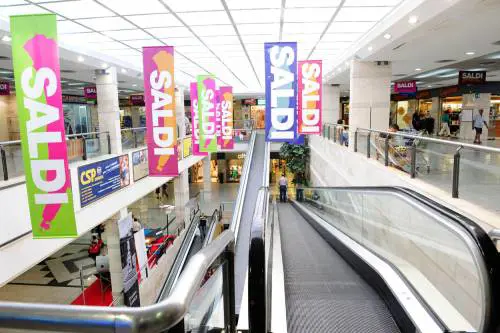 Saldi, Codacons: il decalogo per evitare le fregature