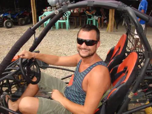 Stuprato e ucciso dagli inquilini della casa presa in affitto su Airbnb