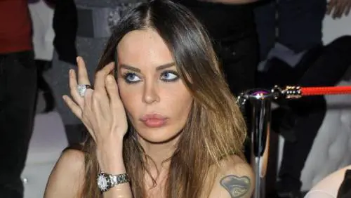 Gf, Nina Moric delusa dal comportamento del fidanzato: "Si commenta da solo"