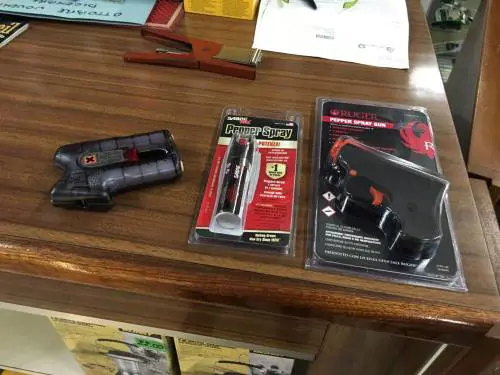 "Troppe violenze da migranti": boom di spray al peperoncino