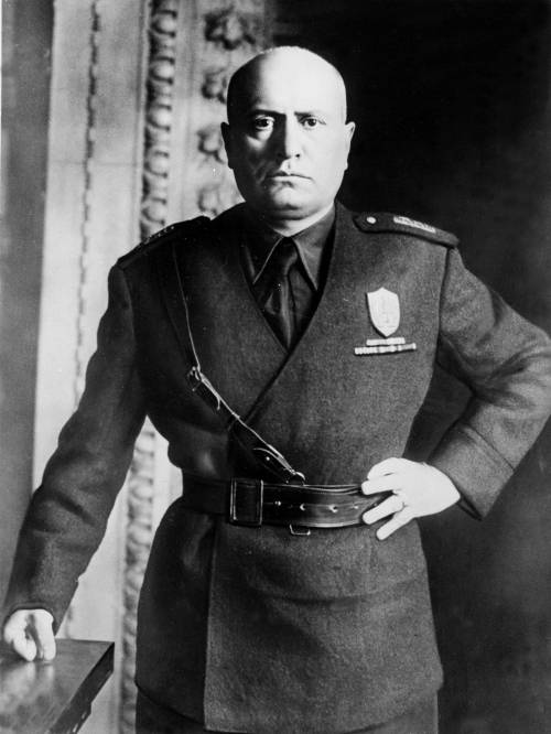Vespa racconta Mussolini: "Così conquistò gli italiani"