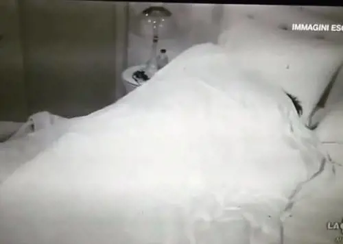 Gf Vip, notte di passione per Cecilia e Ignazio: "Urla e gemiti sotto le coperte"