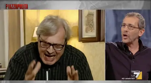 "Vomitevole"; "Smettila" ​Lite tv tra Vittorio Sgarbi e Corrado Formigli