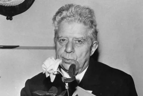 Quando "L'emerocallo" del finto Montale beffò "Domenica in" e la critica letteraria