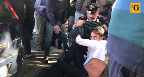 Alta tensione a Palermo: uomo insulta i carabinieri 