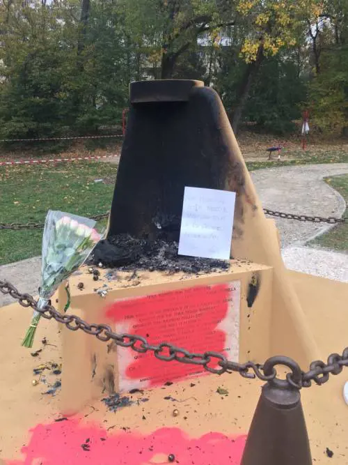 Parma, imbrattato il monumento ai caduti di El Alamein