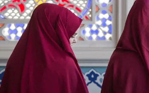 Costretta a sposare un islamico, si opera per tornare vergine