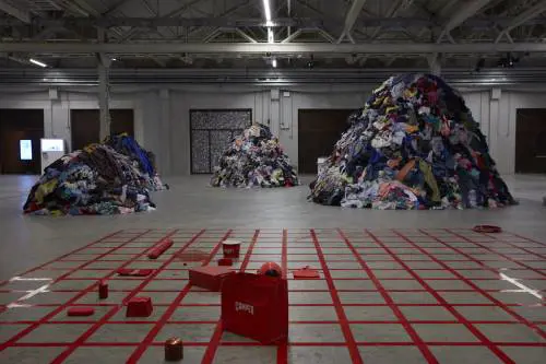 Vietato non toccare. All'Hangar a Bicocca arriva la "sharing art"