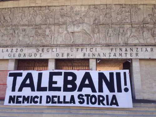 Non coprite il Duce!