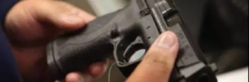 Lecce, un commando armato in un centro commerciale