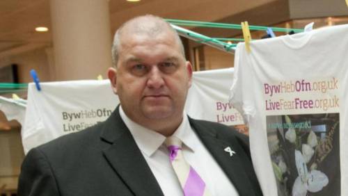 Galles, trovato morto ex ministro accusato di molestie sessuali