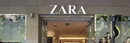 Zara, nei vestiti spuntano dei volantini: "Ho fatto questo abito e non mi hanno pagato"
