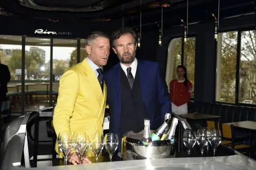 Show di Lapo e tocco magico di Cracco Ecco «Garage Italia», officina delle  alchimie