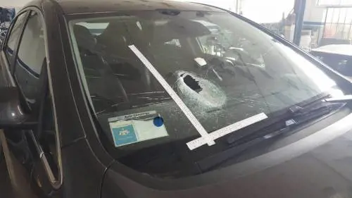 Sasso sfonda il parabrezza, muore donna nel Milanese