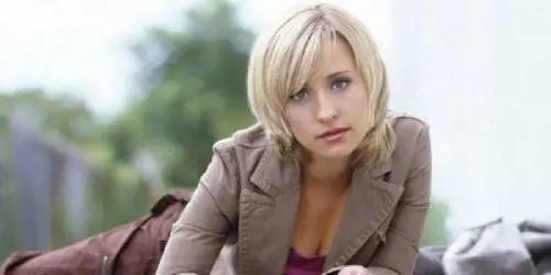 L’attrice di Smallville reclutava schiave sessuali per una setta