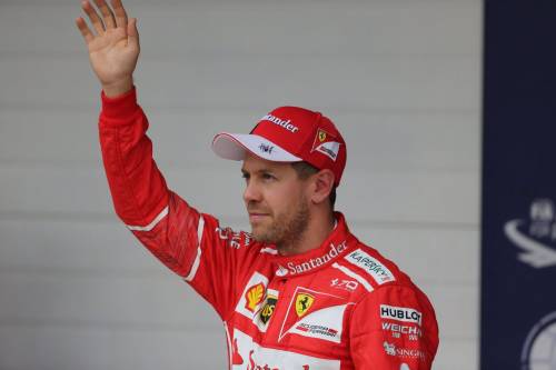 La Rossa dà il buon esempio  Vettel vince solo per la gloria