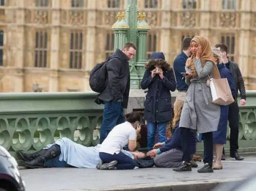 La verità sulla donna islamica indifferente dopo gli attentati