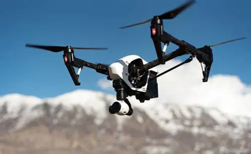 L'ostia portata in Chiesa col drone. Scoppia la polemica