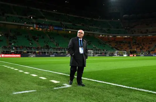 Striscia, Tapiro per Tavecchio. Staffelli: "Lo tengo io"
