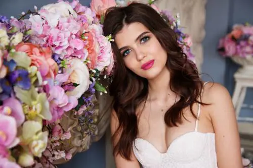 Sposa: Instagram sceglie make up e look deciso