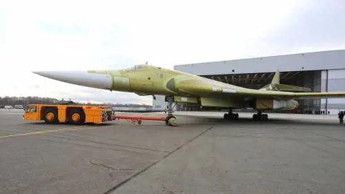 Russia, roll out per il "nuovo" bombardiere strategico 