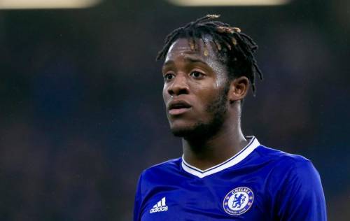 Su Twitter: "Batshuayi farà presto coming out". Il belga risponde: "Pure tua madre sa che è falso"