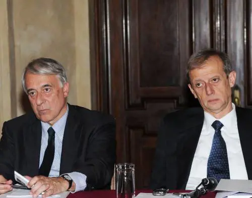 Incontro positivo Fassino-Pisapia. Renzi: "Pari dignità per tutti"