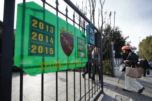 Ostia, viaggio tra i delusi del Pd che votano M5S