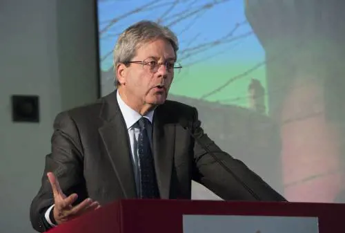 Gentiloni: "Evitare una escalation, nostre basi non coinvolte"