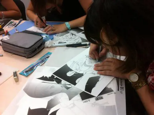 Disegnano il mondo dei manga con le mosse delle arti marziali